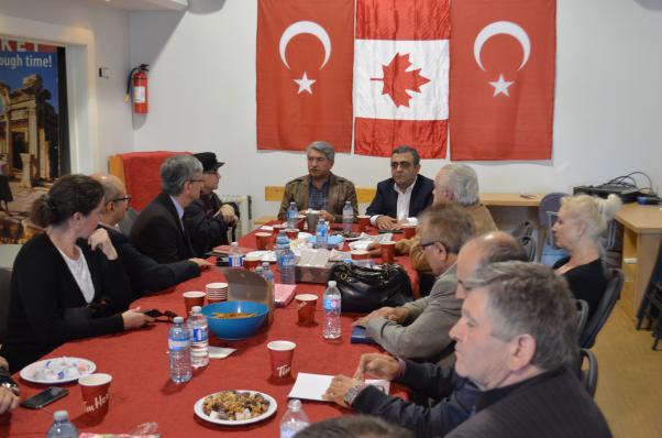 CHP Milletvekilleri Fikri Sağlar ve Sezgin Tanrıkulu Toronto'da sivil toplum kuruluşu temsilcileriyle buluştular.